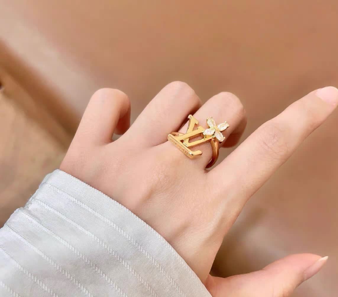 Louis Vuitton LV Iconic Flower Ring